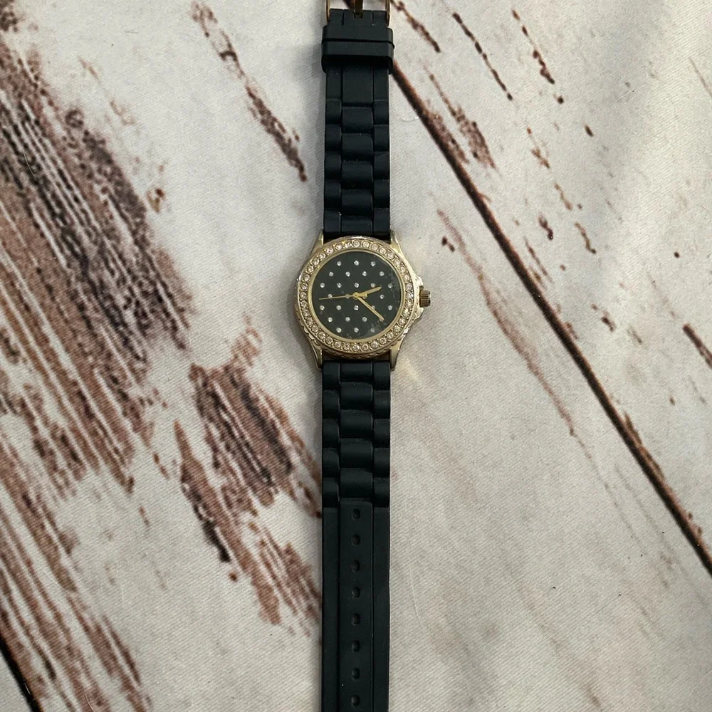 BLACK SILICONE‎ POLKA DOT FASHION WATCH